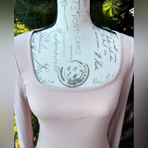 J. Crew Scoop-Neck Ribbed Top
Medium
New with Tag / Never Worn
Pale Pink - Picture 6 of 10